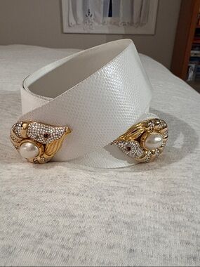 Vintage. Judith Leiber White Jeweled Shrimp Belt